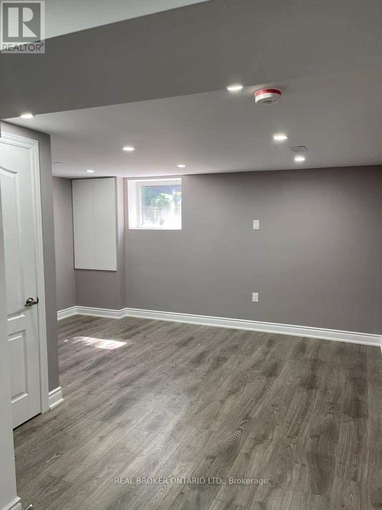 320 Williams Avenue, Milton, Ontario L9T 2G2 - Photo 3 - W13688772