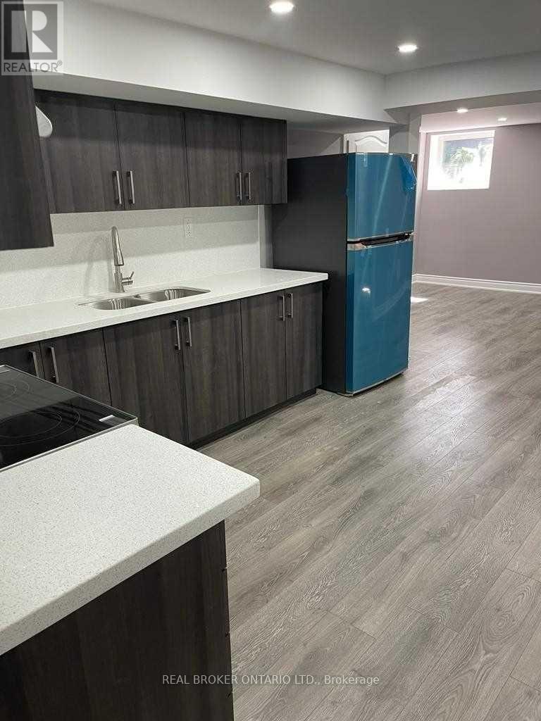 320 Williams Avenue, Milton, Ontario L9T 2G2 - Photo 4 - W13688772