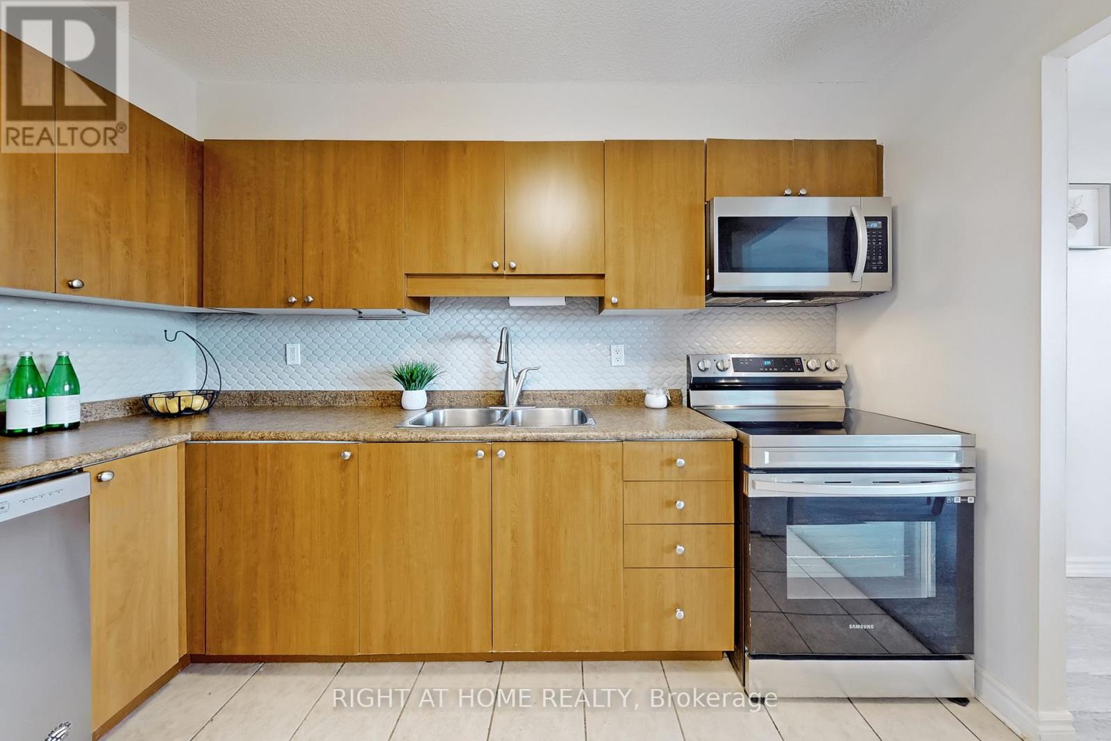 812 - 3501 Glen Erin Drive, Mississauga, Ontario  L5L 2E9 - Photo 11 - W13688774