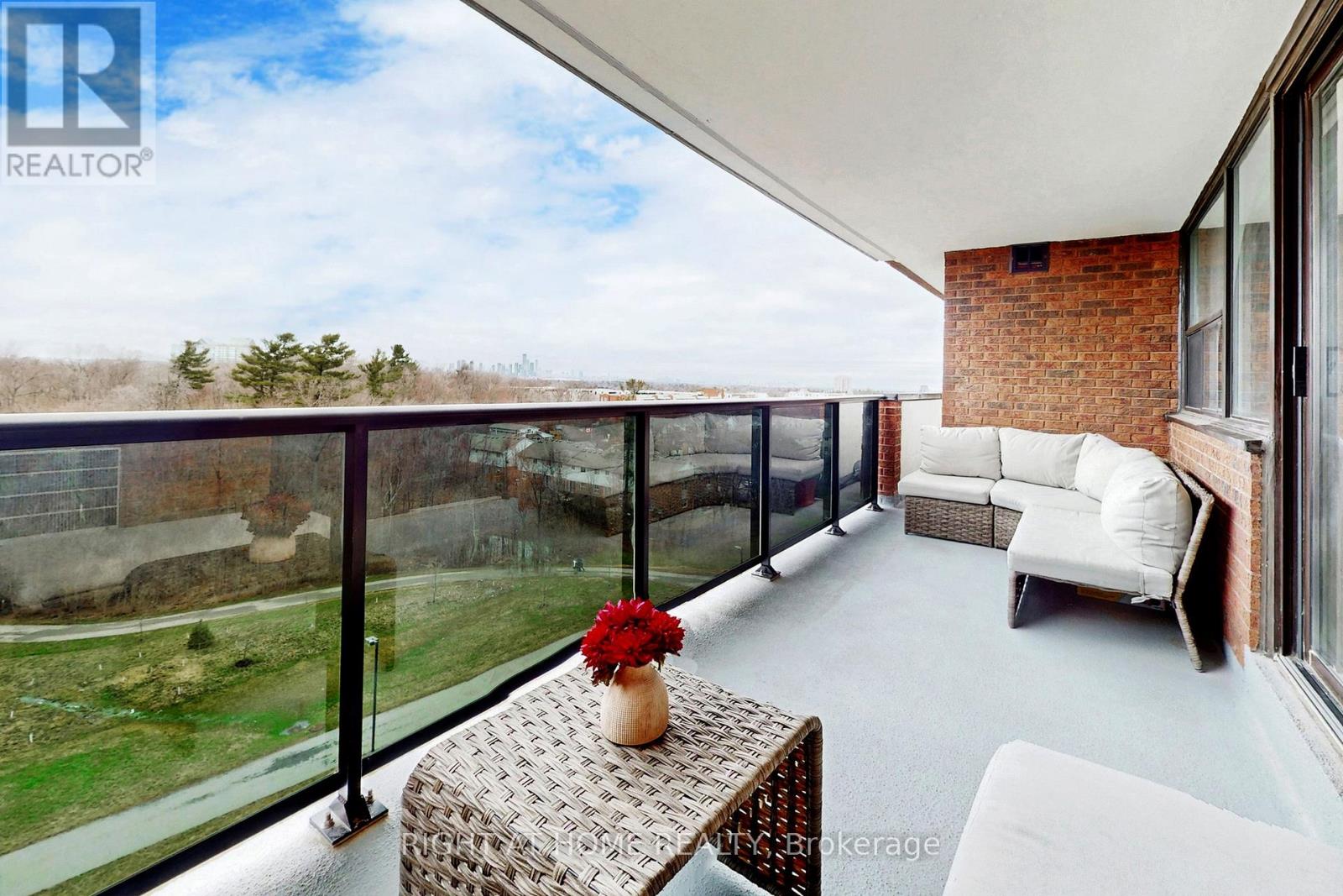 812 - 3501 Glen Erin Drive, Mississauga, Ontario  L5L 2E9 - Photo 2 - W13688774
