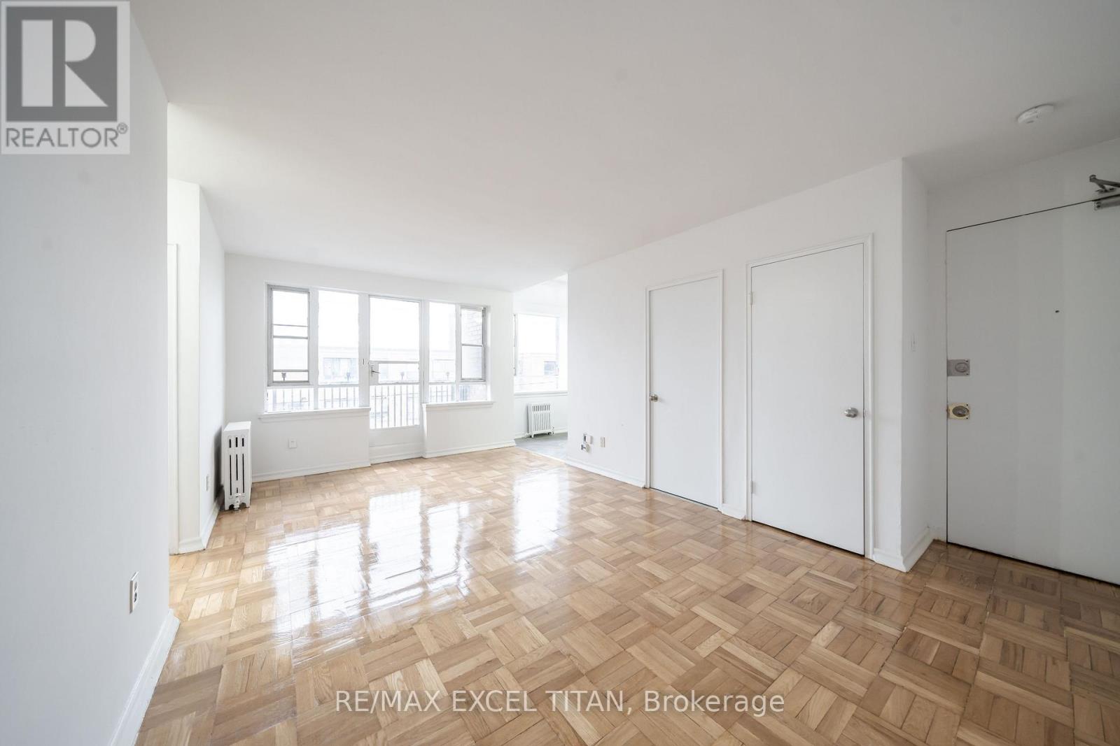 103 - 2507 Eglinton Avenue W, Toronto, Ontario  M6M 1S9 - Photo 2 - W13688798
