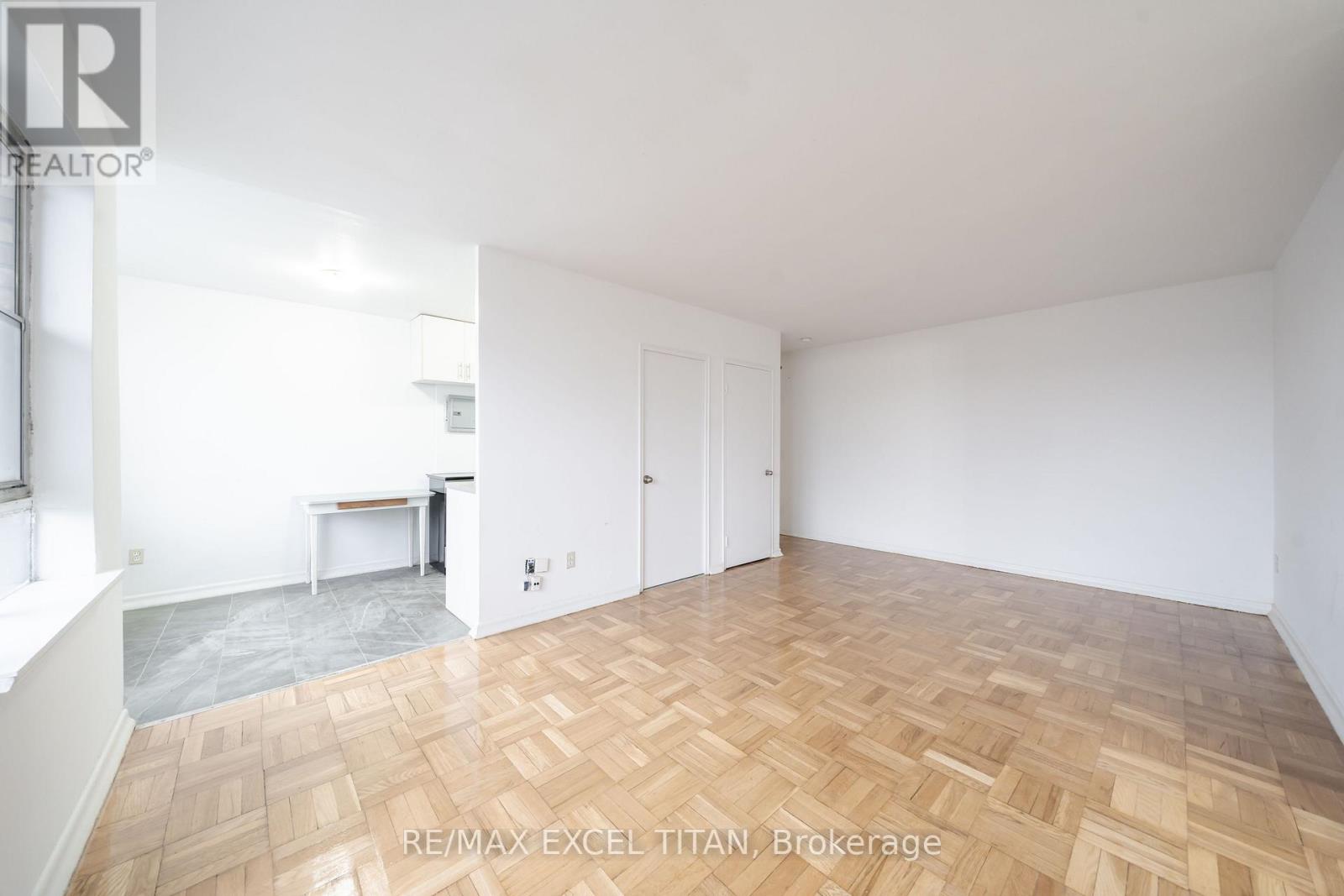 103 - 2507 Eglinton Avenue W, Toronto, Ontario  M6M 1S9 - Photo 5 - W13688798