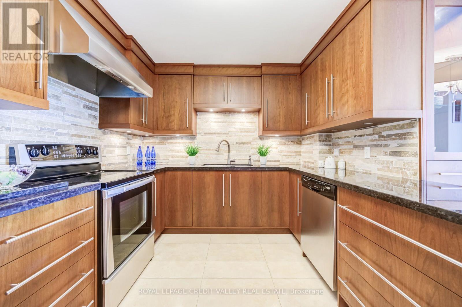 501 - 2287 Lake Shore Boulevard W, Toronto, Ontario  M8V 3Y1 - Photo 10 - W13688806