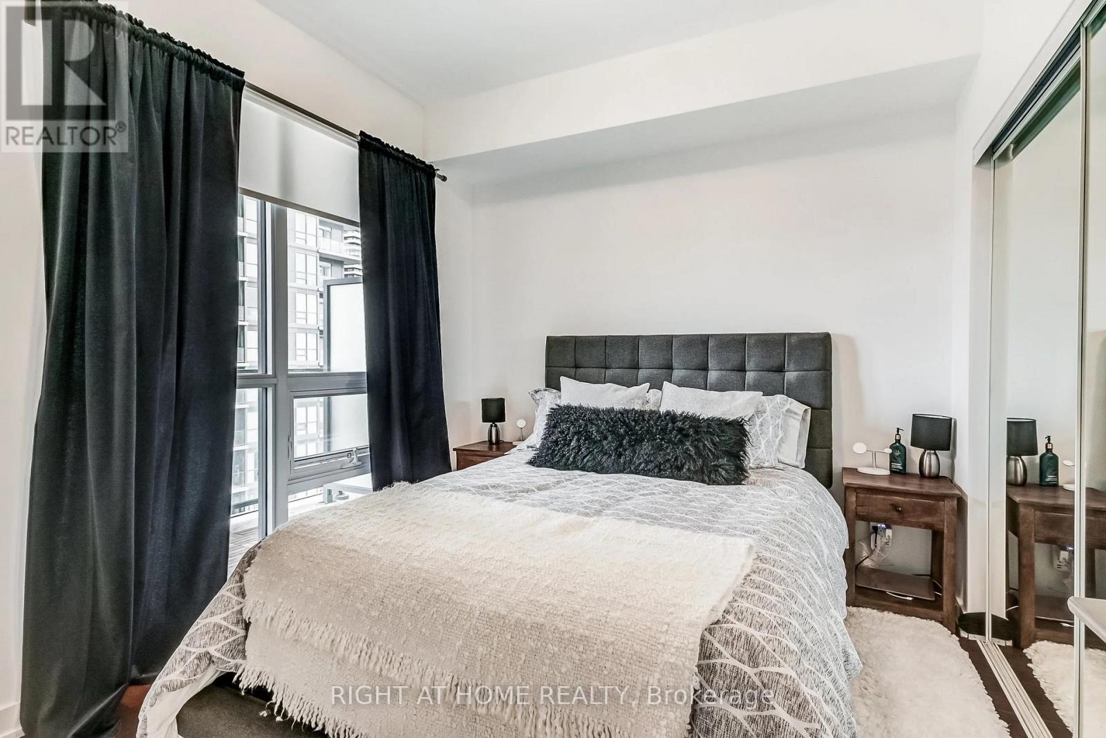 2710 - 2212 Lake Shore Boulevard W, Toronto, Ontario  M8V 0C2 - Photo 10 - W13688818