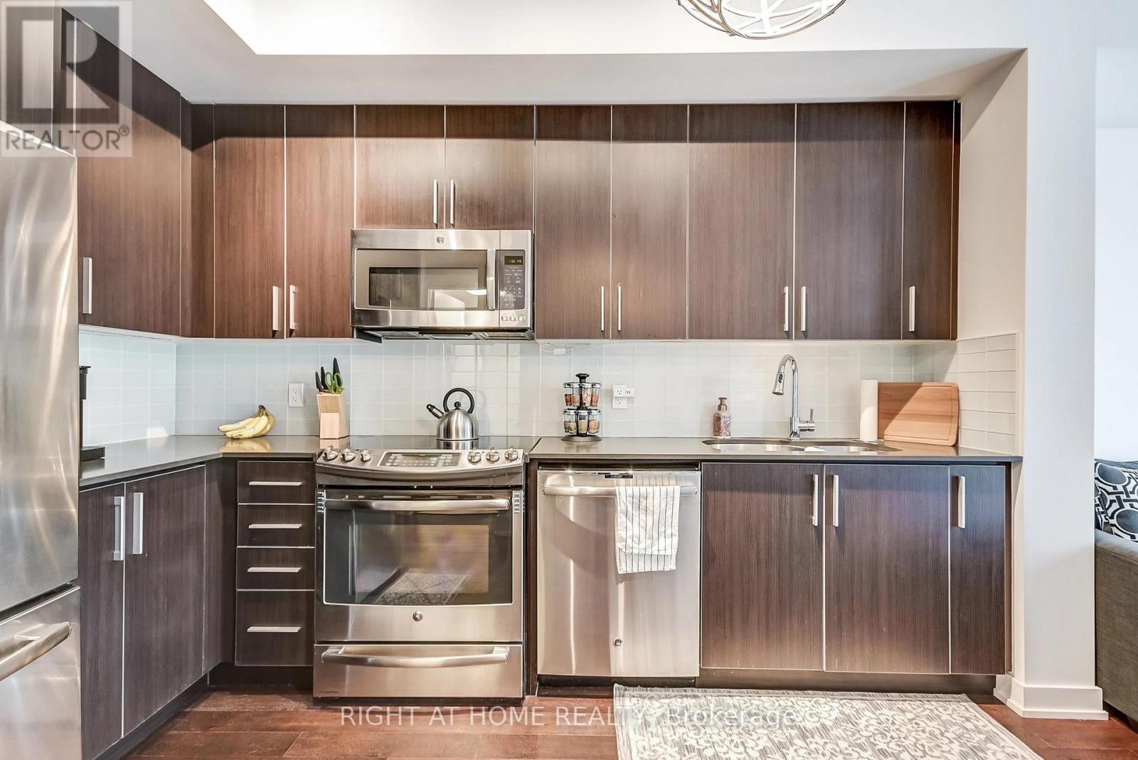 2710 - 2212 Lake Shore Boulevard W, Toronto, Ontario  M8V 0C2 - Photo 7 - W13688818