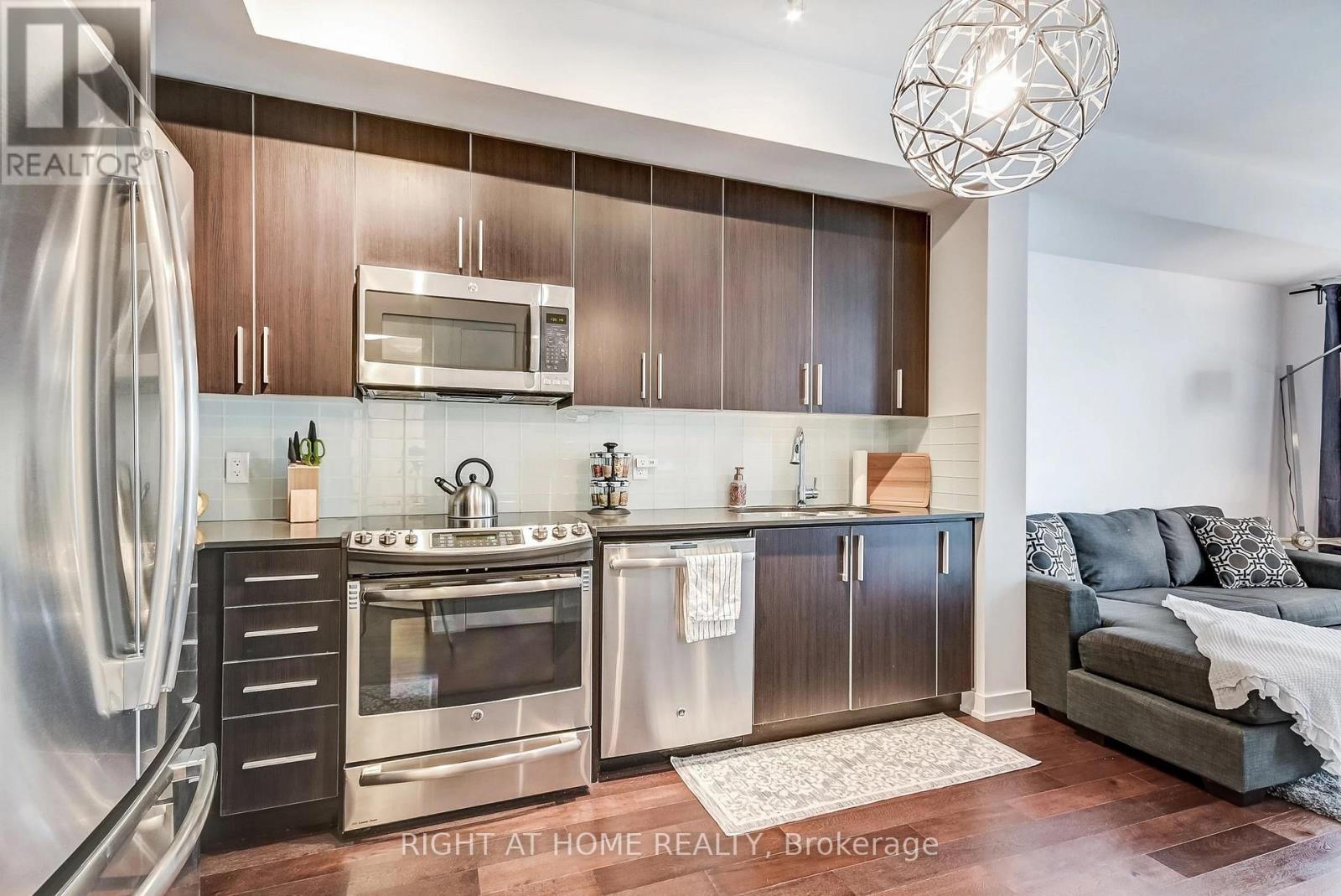 2710 - 2212 Lake Shore Boulevard W, Toronto, Ontario  M8V 0C2 - Photo 8 - W13688818