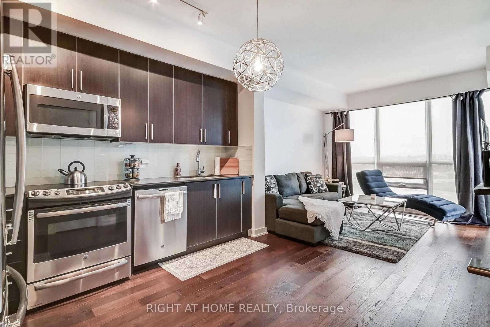 2710 - 2212 Lake Shore Boulevard W, Toronto, Ontario  M8V 0C2 - Photo 9 - W13688818