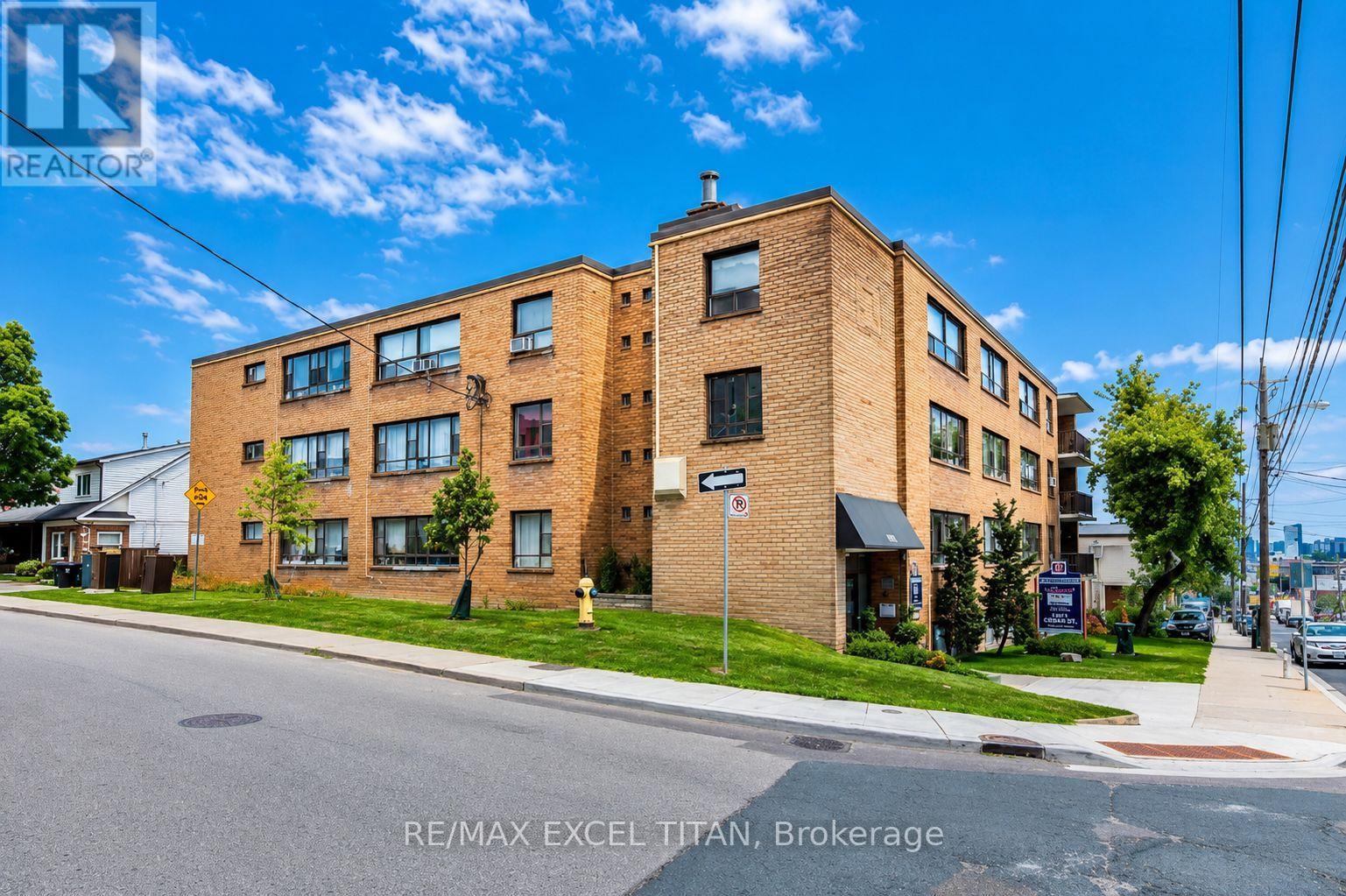 G4 - 2515 Eglinton Avenue W, Toronto, Ontario  M6M 1T2 - Photo 1 - W13688820