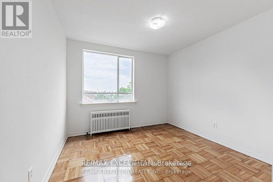 G4 - 2515 Eglinton Avenue W, Toronto, Ontario  M6M 1T2 - Photo 4 - W13688820