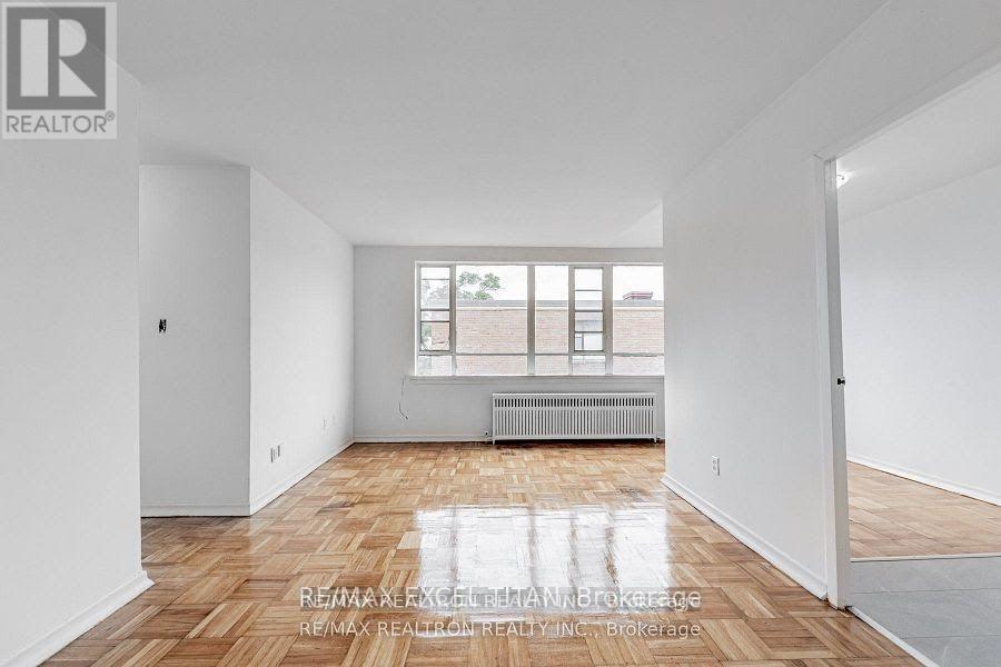 G4 - 2515 Eglinton Avenue W, Toronto, Ontario  M6M 1T2 - Photo 7 - W13688820