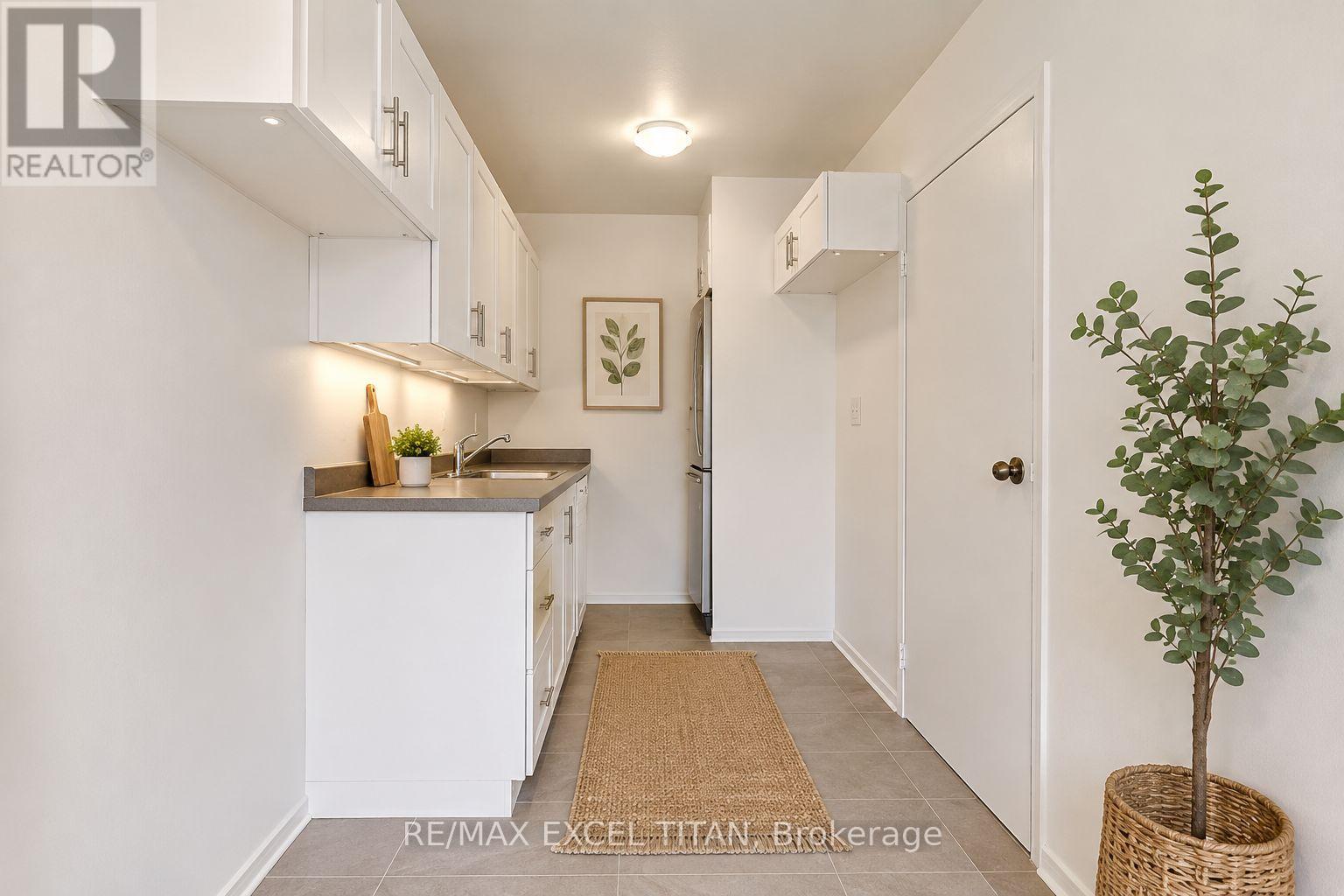 G4 - 2515 Eglinton Avenue W, Toronto, Ontario  M6M 1T2 - Photo 9 - W13688820