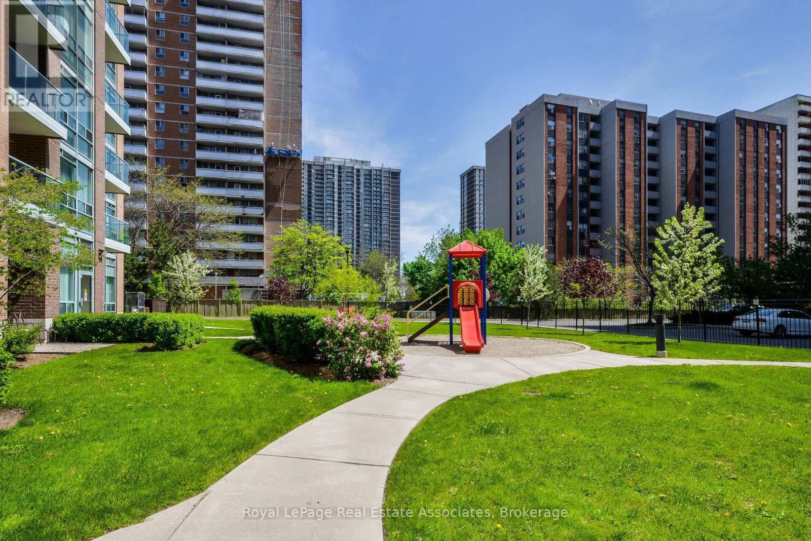 306 - 11 Michael Power Place, Toronto, Ontario M9A 5G3 - Photo 31 - W13688824