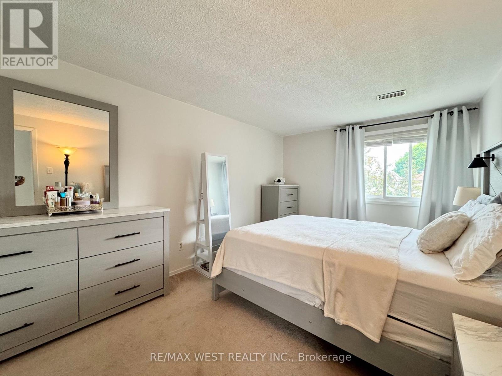 10 Hardcastle Court, Brampton, Ontario  L6S 2B3 - Photo 14 - W13688898