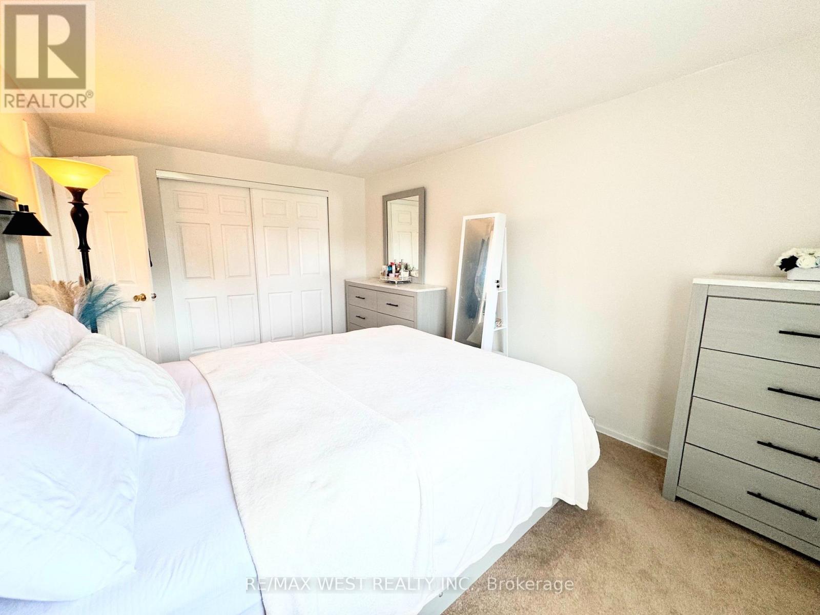 10 Hardcastle Court, Brampton, Ontario  L6S 2B3 - Photo 16 - W13688898
