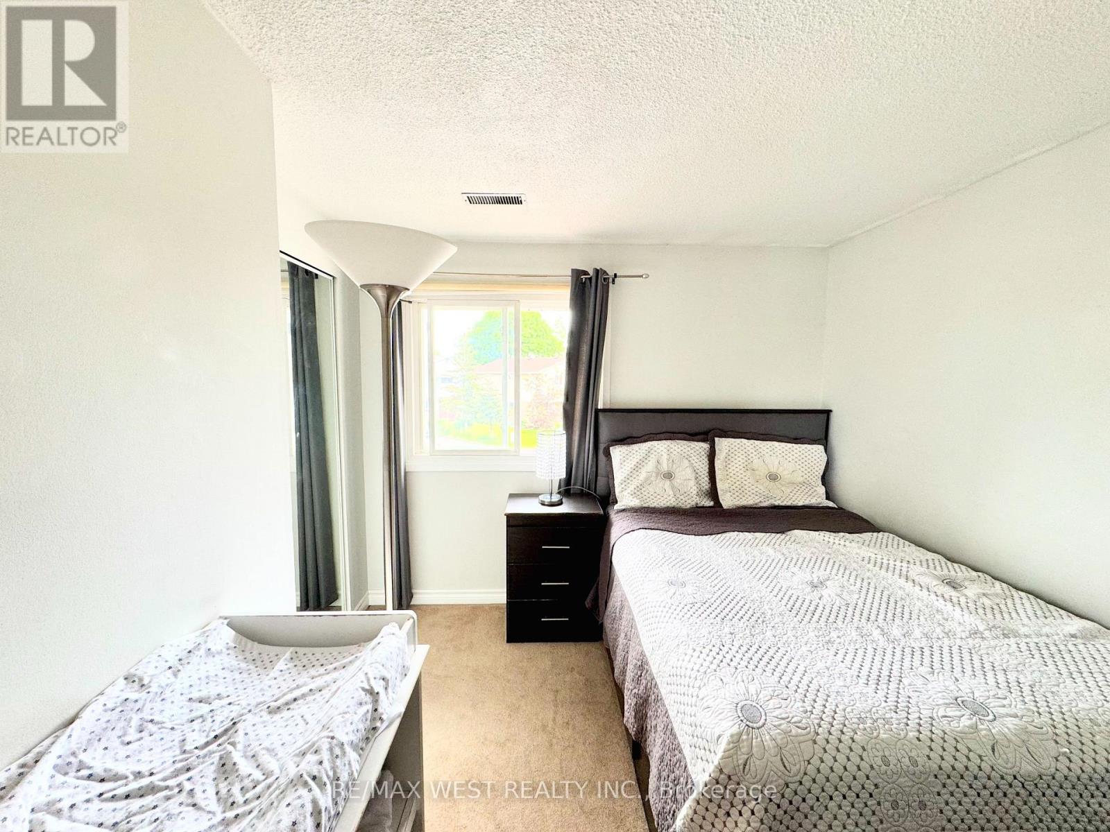 10 Hardcastle Court, Brampton, Ontario  L6S 2B3 - Photo 18 - W13688898