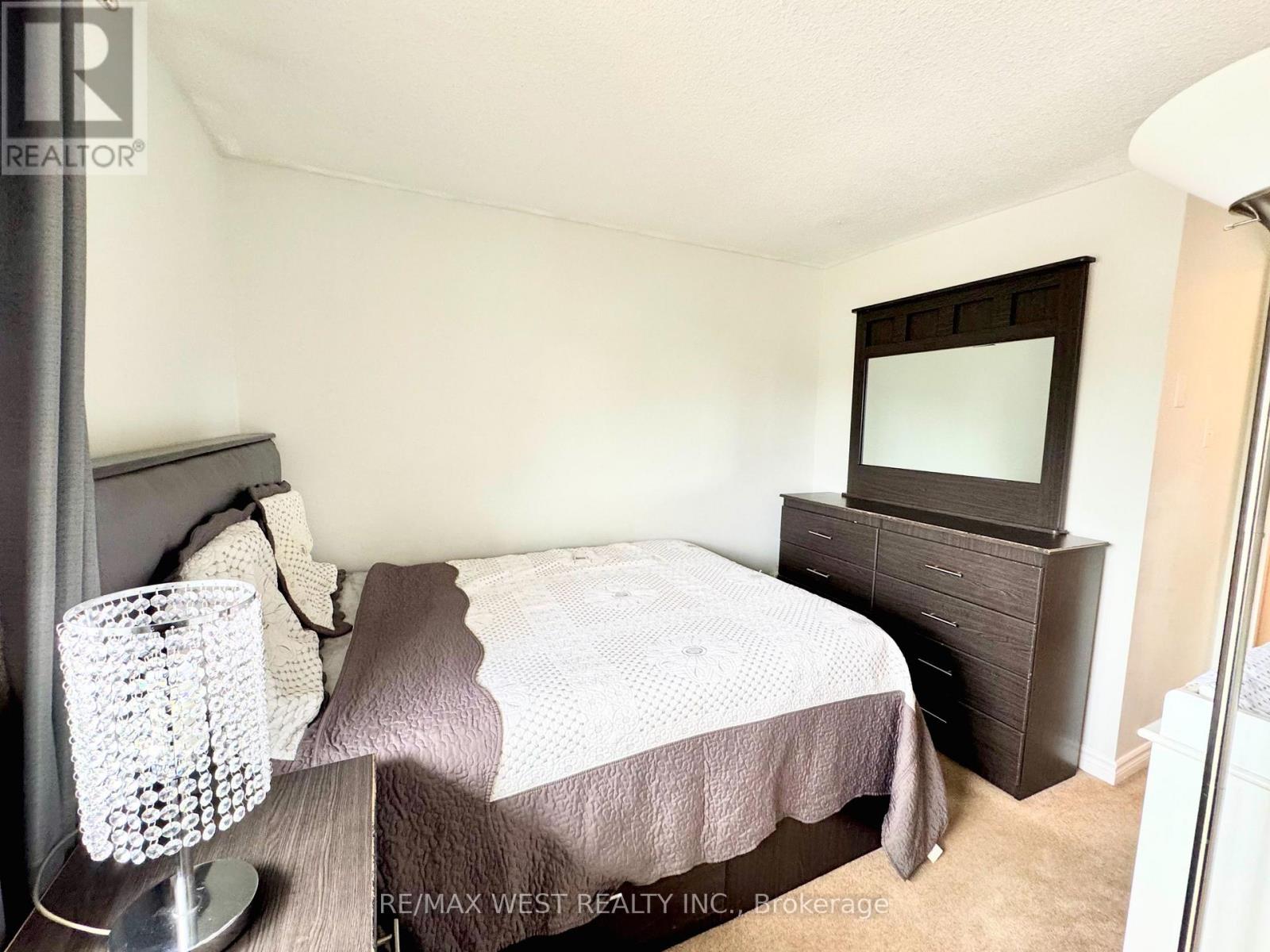 10 Hardcastle Court, Brampton, Ontario  L6S 2B3 - Photo 19 - W13688898