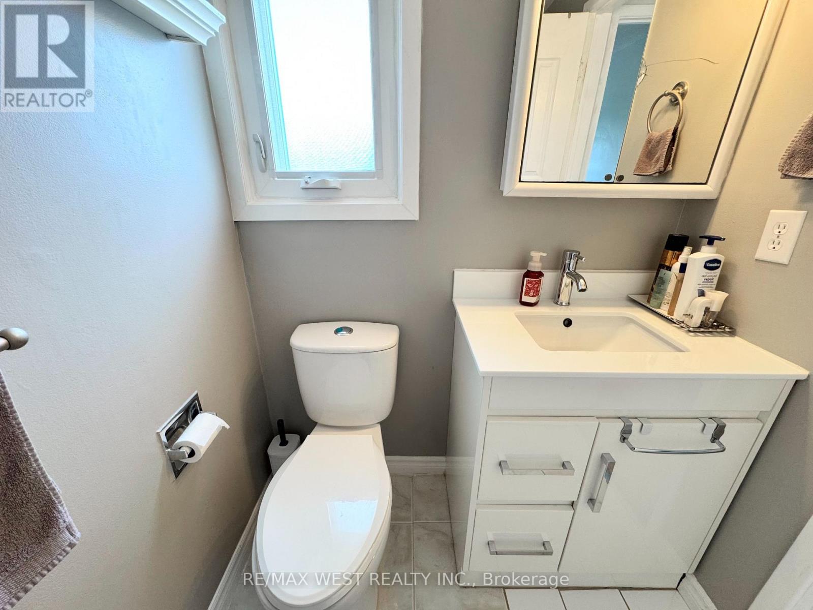 10 Hardcastle Court, Brampton, Ontario  L6S 2B3 - Photo 21 - W13688898