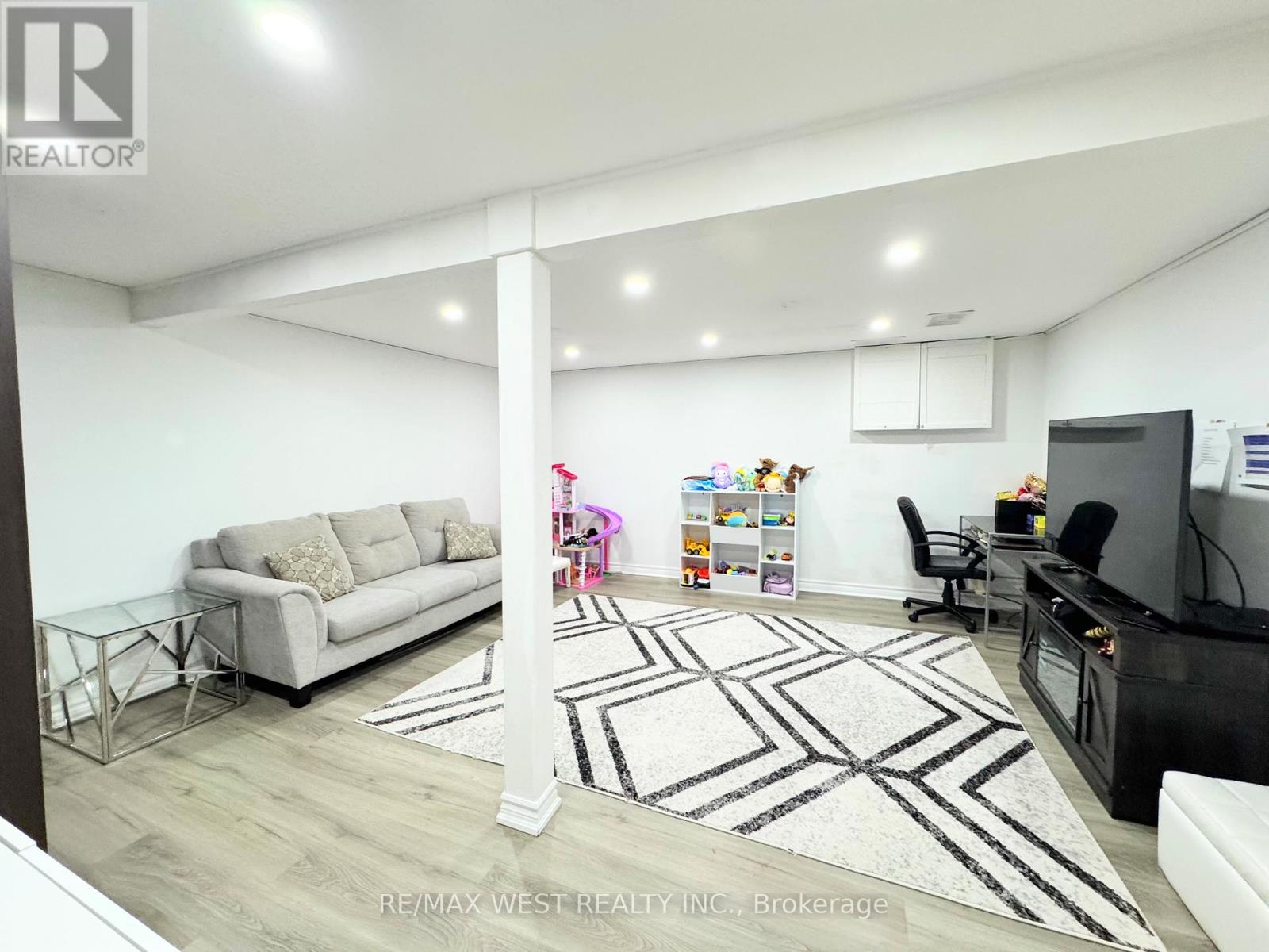 10 Hardcastle Court, Brampton, Ontario  L6S 2B3 - Photo 22 - W13688898