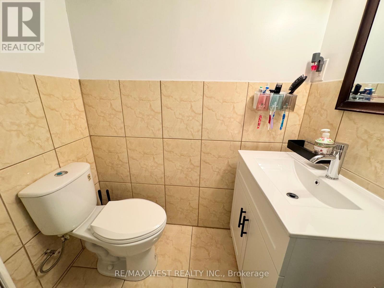 10 Hardcastle Court, Brampton, Ontario  L6S 2B3 - Photo 26 - W13688898