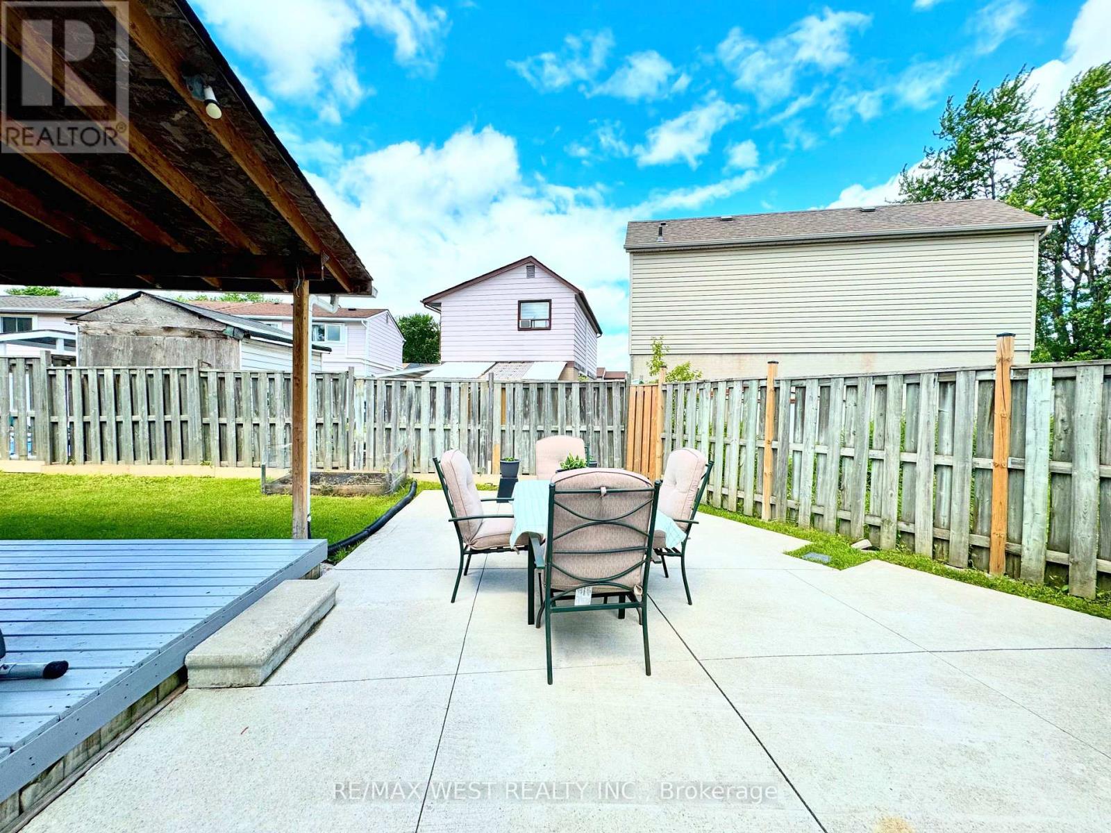 10 Hardcastle Court, Brampton, Ontario  L6S 2B3 - Photo 32 - W13688898