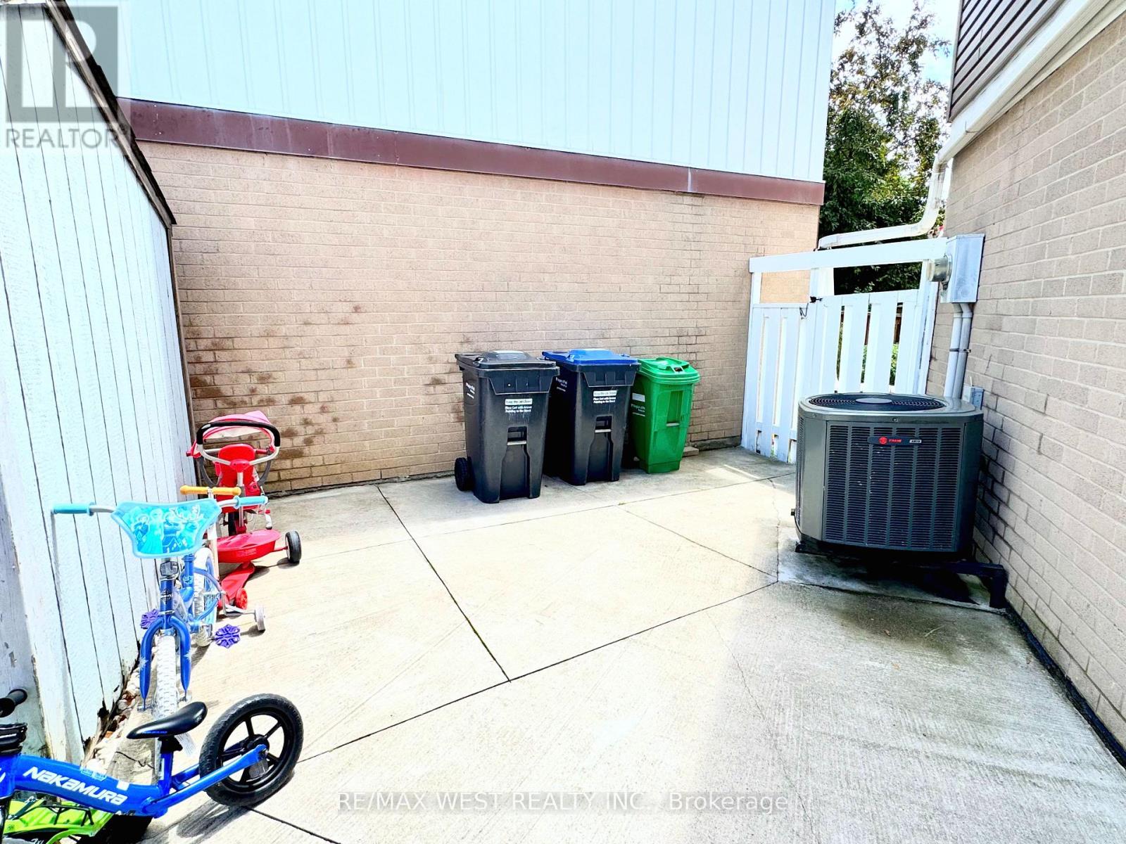 10 Hardcastle Court, Brampton, Ontario  L6S 2B3 - Photo 33 - W13688898