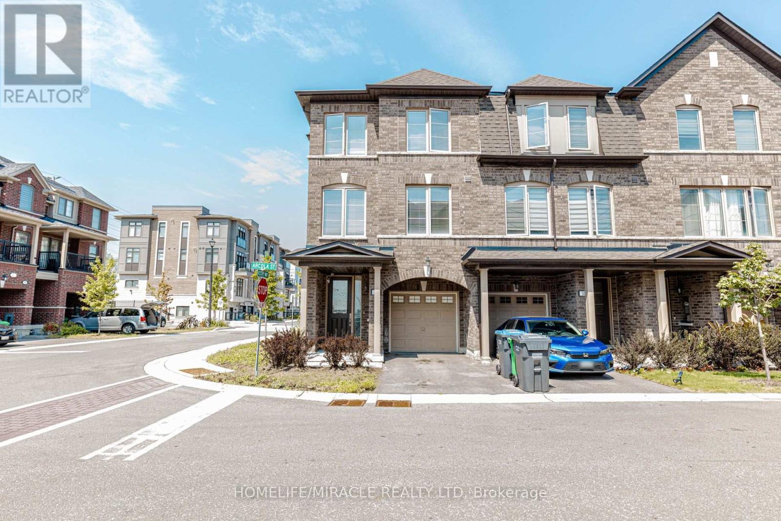 32 ARCOLA STREET, Brampton, Ontario