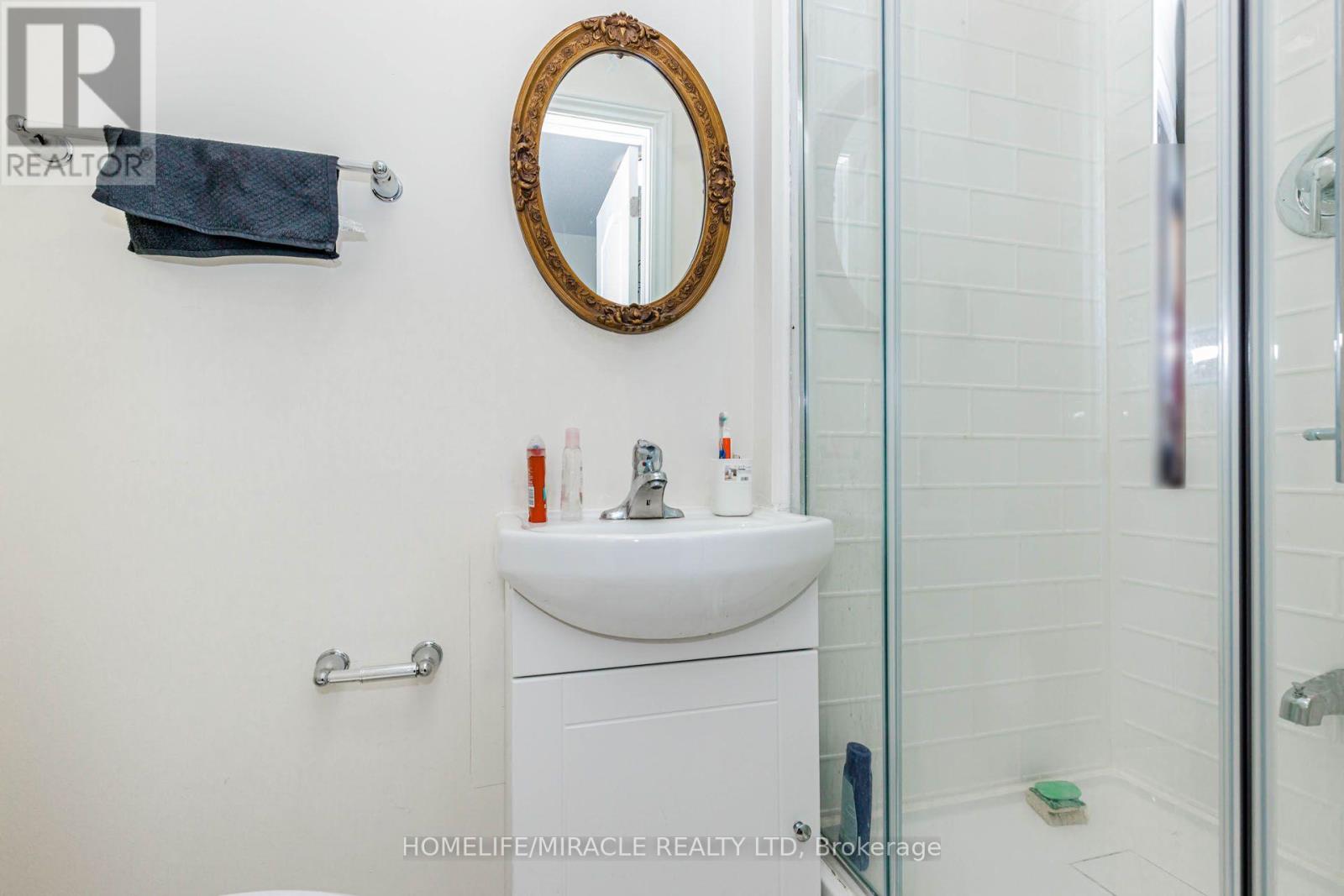 32 Arcola Street, Brampton, Ontario  L6P 4N7 - Photo 11 - W13688918