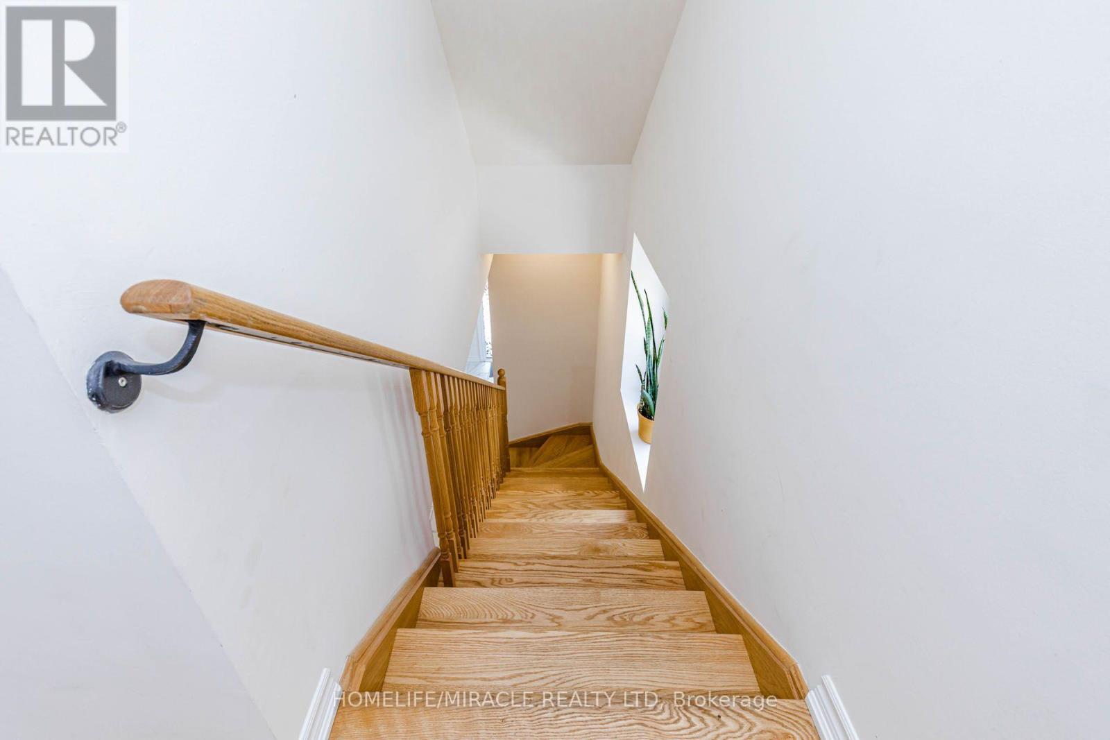 32 Arcola Street, Brampton, Ontario  L6P 4N7 - Photo 13 - W13688918