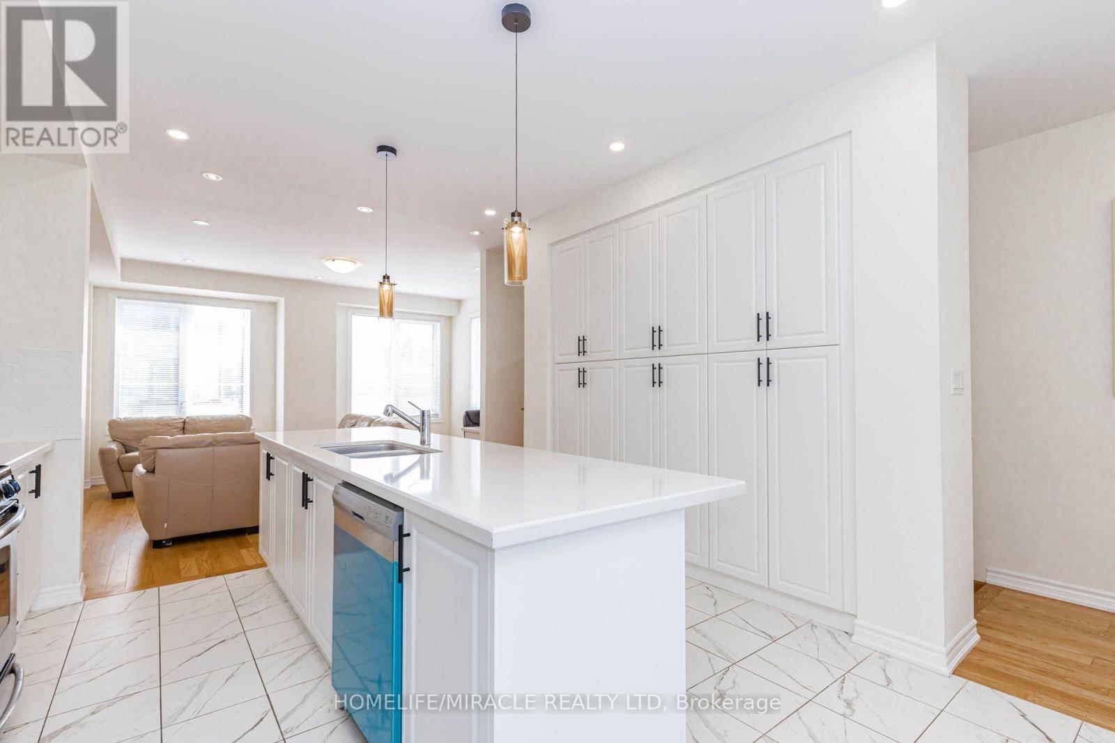 32 Arcola Street, Brampton, Ontario  L6P 4N7 - Photo 18 - W13688918