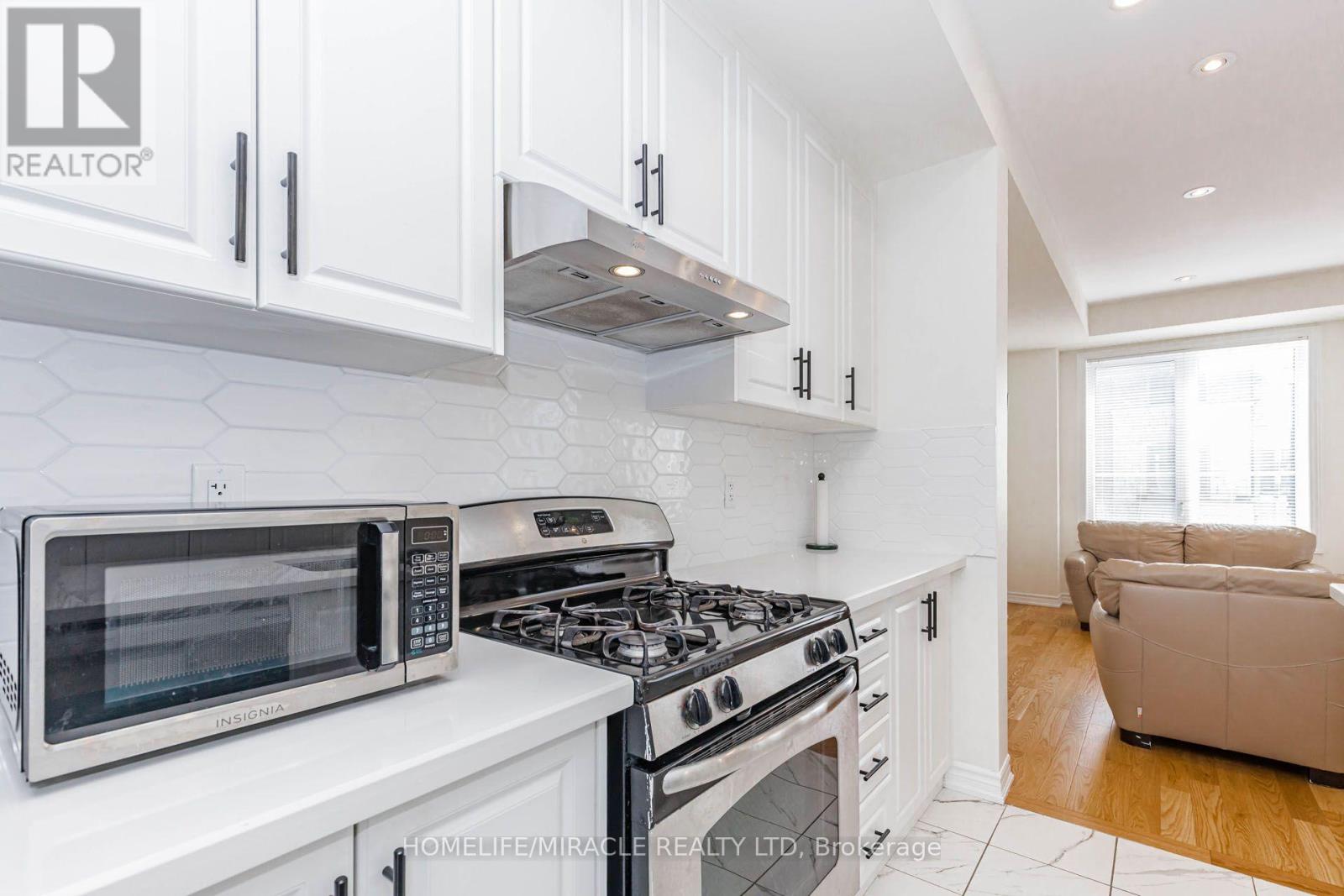 32 Arcola Street, Brampton, Ontario  L6P 4N7 - Photo 19 - W13688918