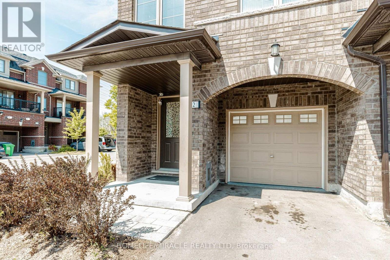 32 Arcola Street, Brampton, Ontario  L6P 4N7 - Photo 2 - W13688918