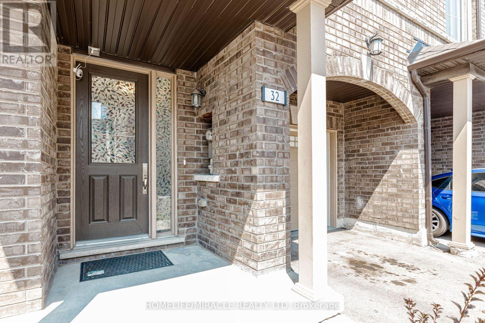 32 Arcola Street, Brampton, Ontario  L6P 4N7 - Photo 3 - W13688918