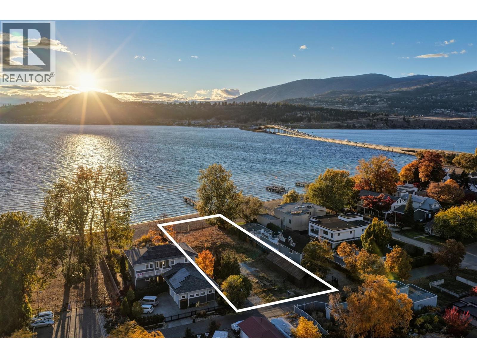 1978 Mcdougall Street, Kelowna, British Columbia  V1Y 1A3 - Photo 2 - 10391645