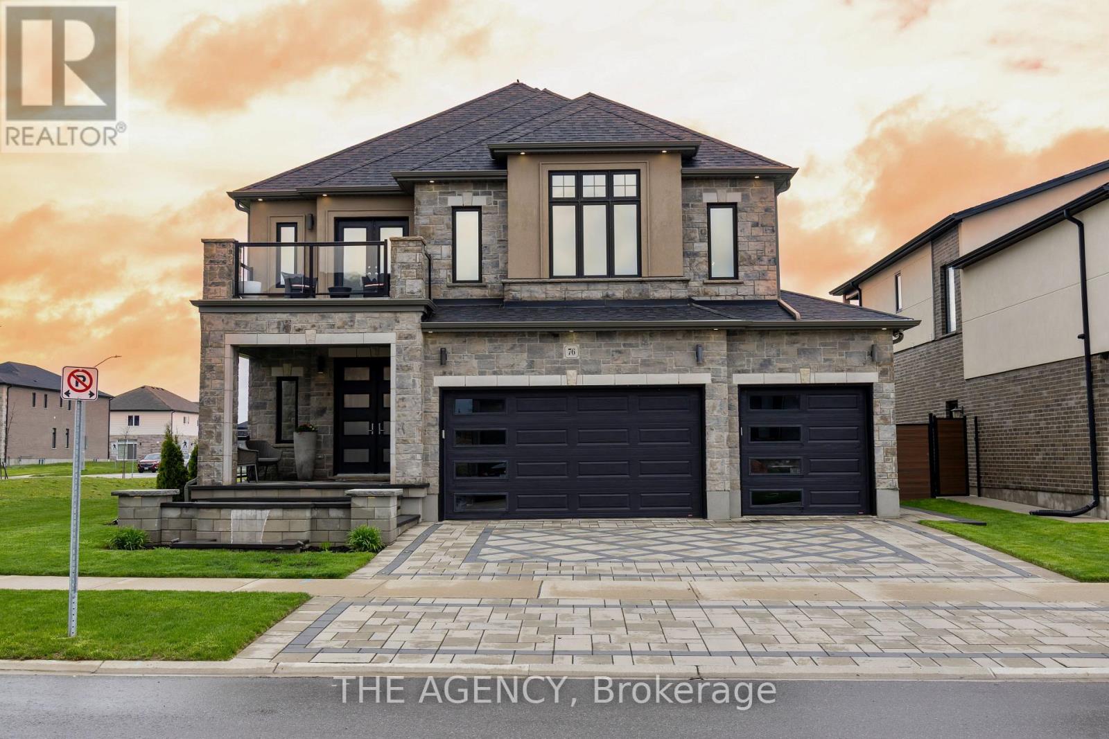 76 GRANDVILLE CIRCLE, Brant, Ontario