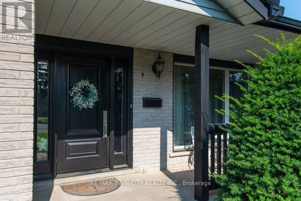 108 Queensway Drive, Woolwich, Ontario  N3B 2T5 - Photo 4 - X13688808