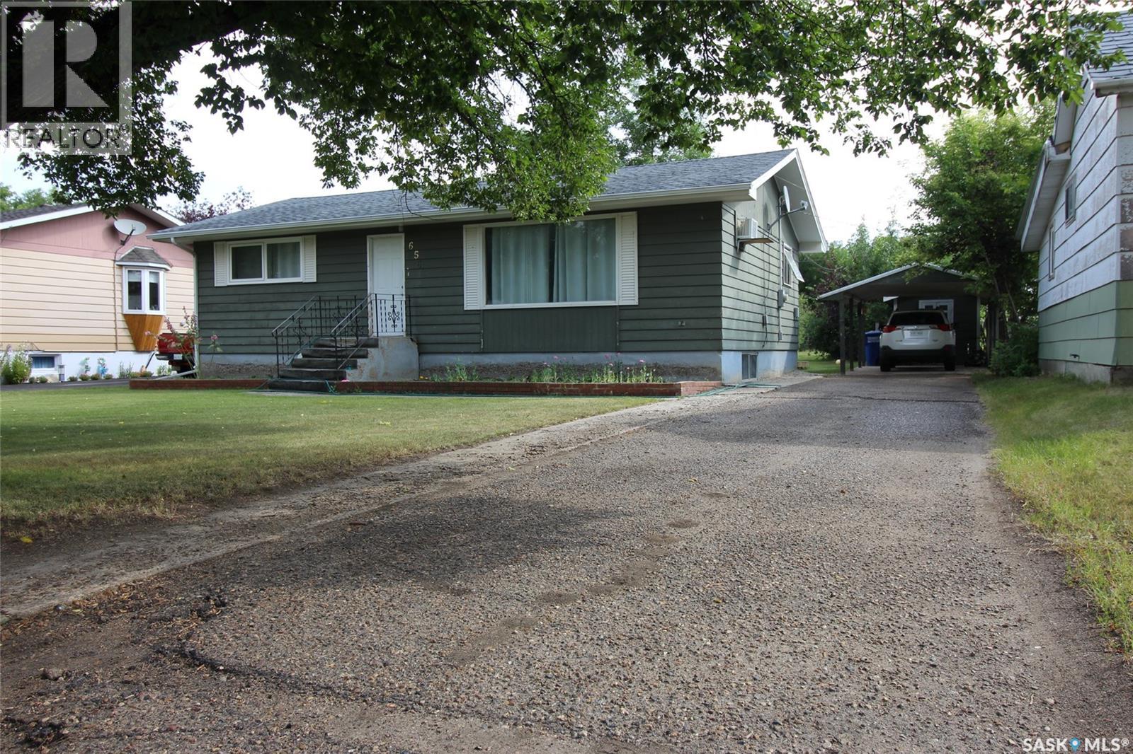 656 4th STREET W, Shaunavon, Saskatchewan