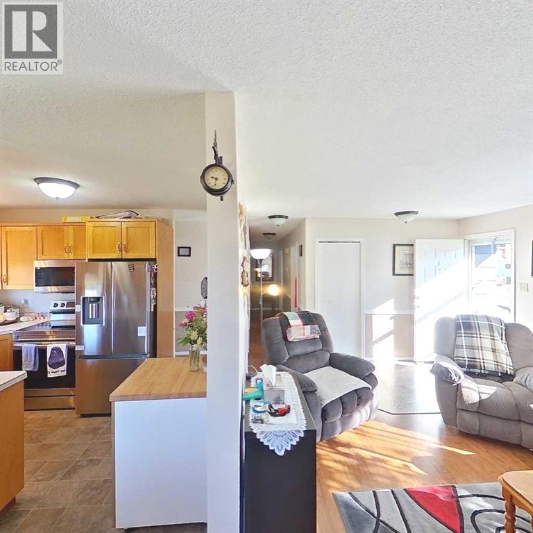 28 Centennial Crescent, Swan Hills, Alberta  T0G 2C0 - Photo 5 - A2337305