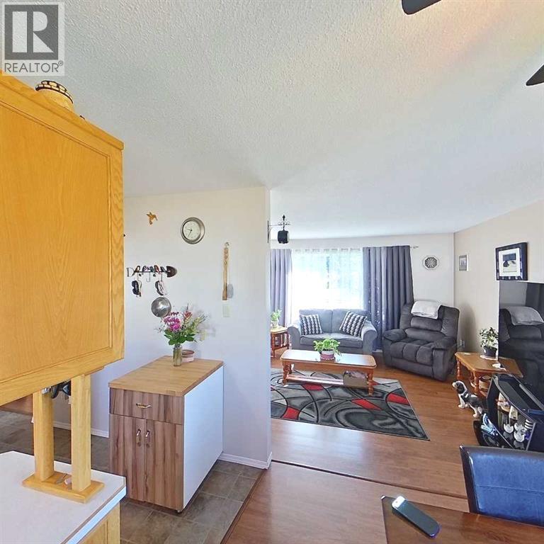 28 Centennial Crescent, Swan Hills, Alberta  T0G 2C0 - Photo 6 - A2337305