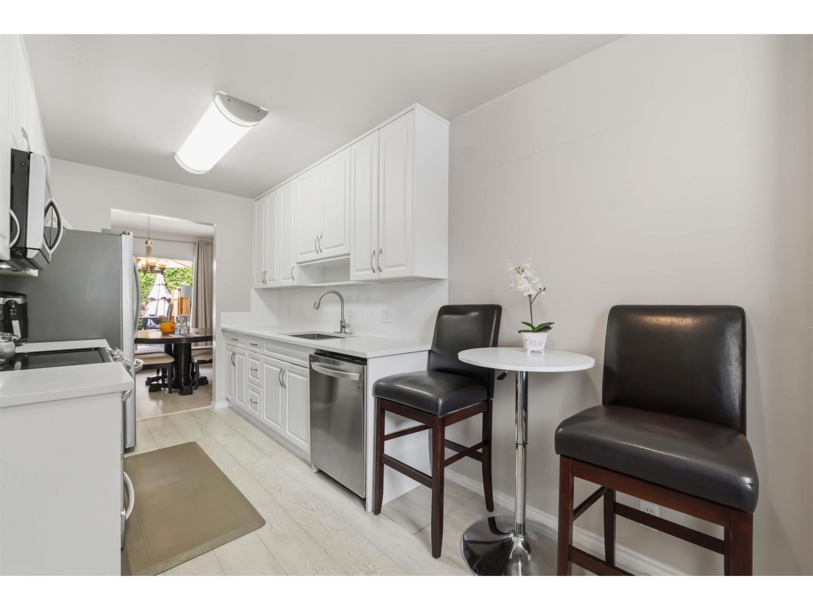 2 10094 154 Street, Surrey, British Columbia  V3R 4J6 - Photo 5 - R3156538