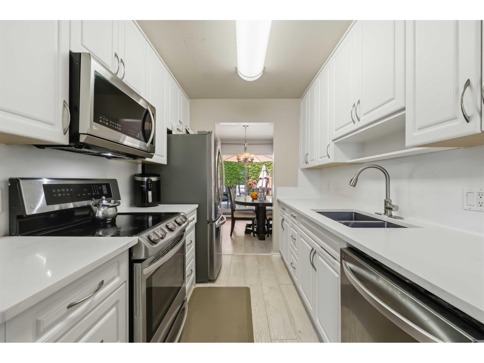 2 10094 154 Street, Surrey, British Columbia  V3R 4J6 - Photo 6 - R3156538