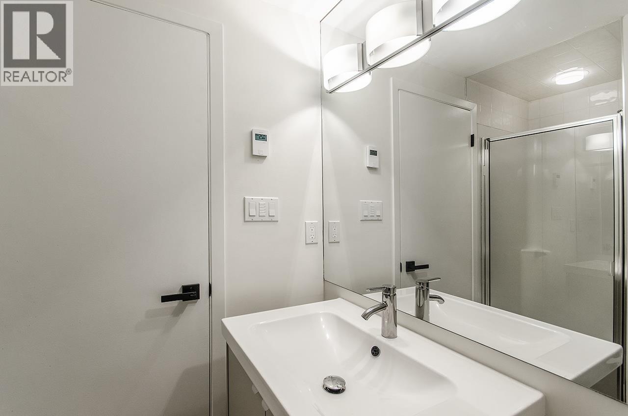 962 E 11th Avenue, Vancouver, British Columbia  V5T 2E9 - Photo 18 - R3156769