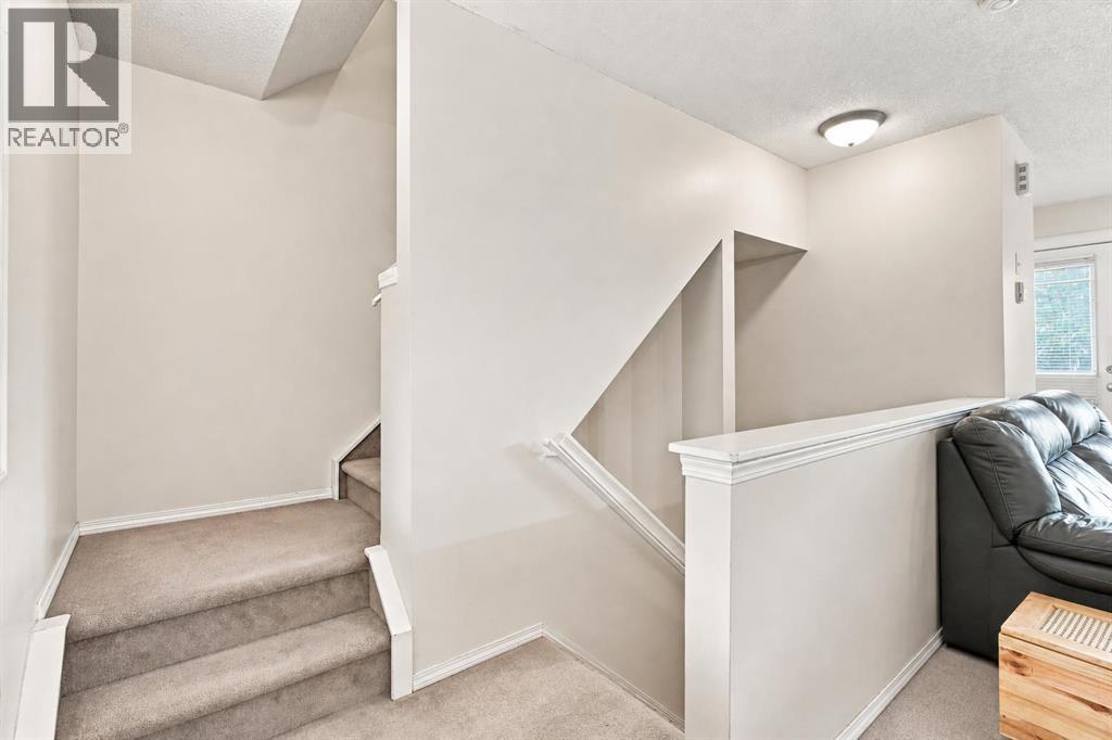 106 Panamount Drive NW, Calgary, Alberta  T3K 6K3 - Photo 13 - A2338019