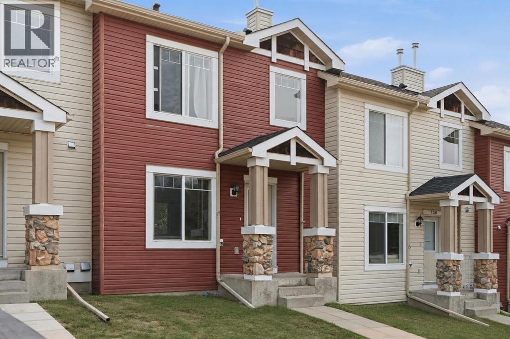 106 Panamount Drive NW, Calgary, Alberta  T3K 6K3 - Photo 2 - A2338019