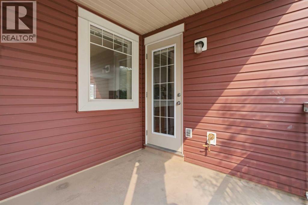 106 Panamount Drive NW, Calgary, Alberta  T3K 6K3 - Photo 12 - A2338019