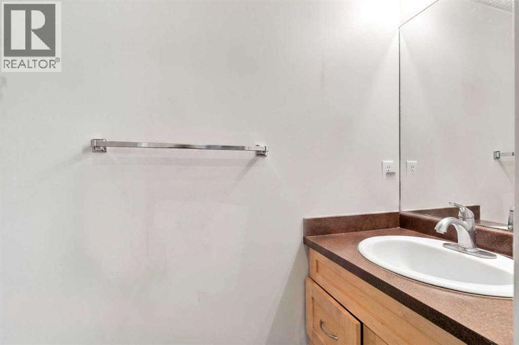 106 Panamount Drive NW, Calgary, Alberta  T3K 6K3 - Photo 14 - A2338019