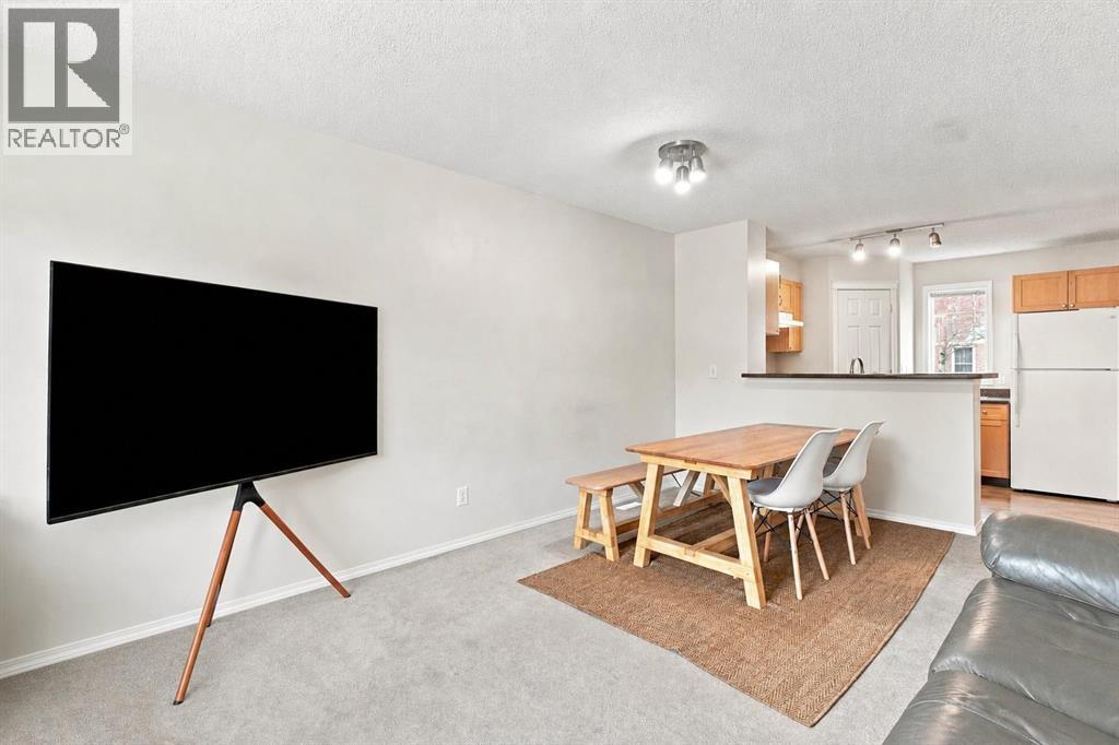 106 Panamount Drive NW, Calgary, Alberta  T3K 6K3 - Photo 5 - A2338019