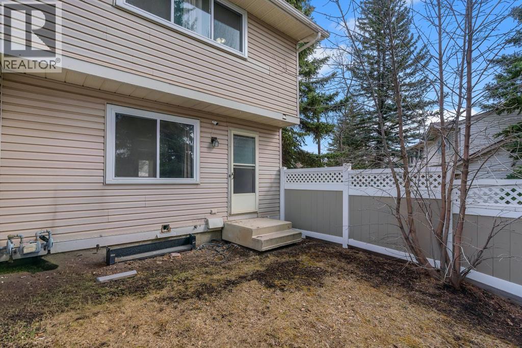 174 Woodmont Terrace SW, Calgary, Alberta T2W 4Z4 - Photo 21 - A2338075