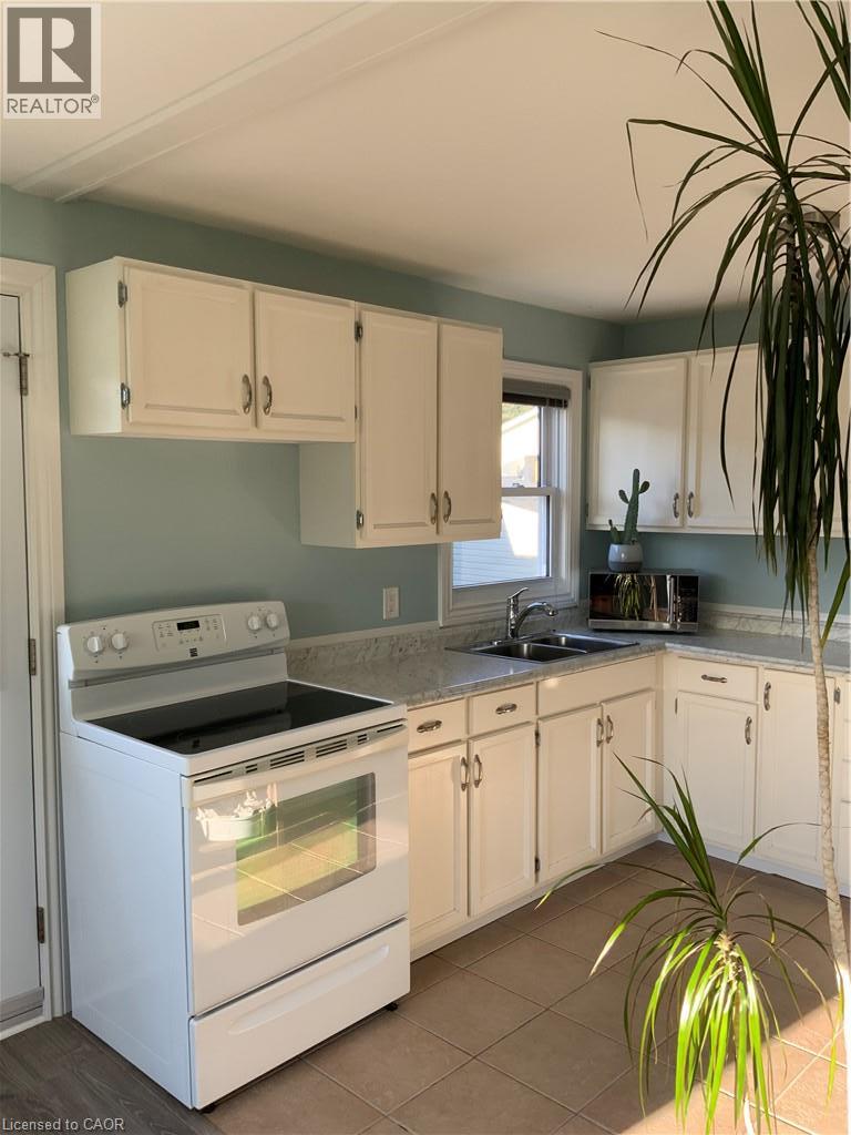 25 FIRST Avenue, Long Point, Ontario