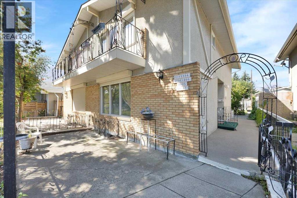 2025 40 Street SE, Calgary, Alberta  T2B 1B6 - Photo 4 - A2338170