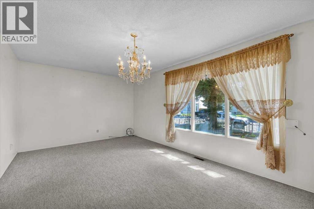 2025 40 Street SE, Calgary, Alberta  T2B 1B6 - Photo 9 - A2338170